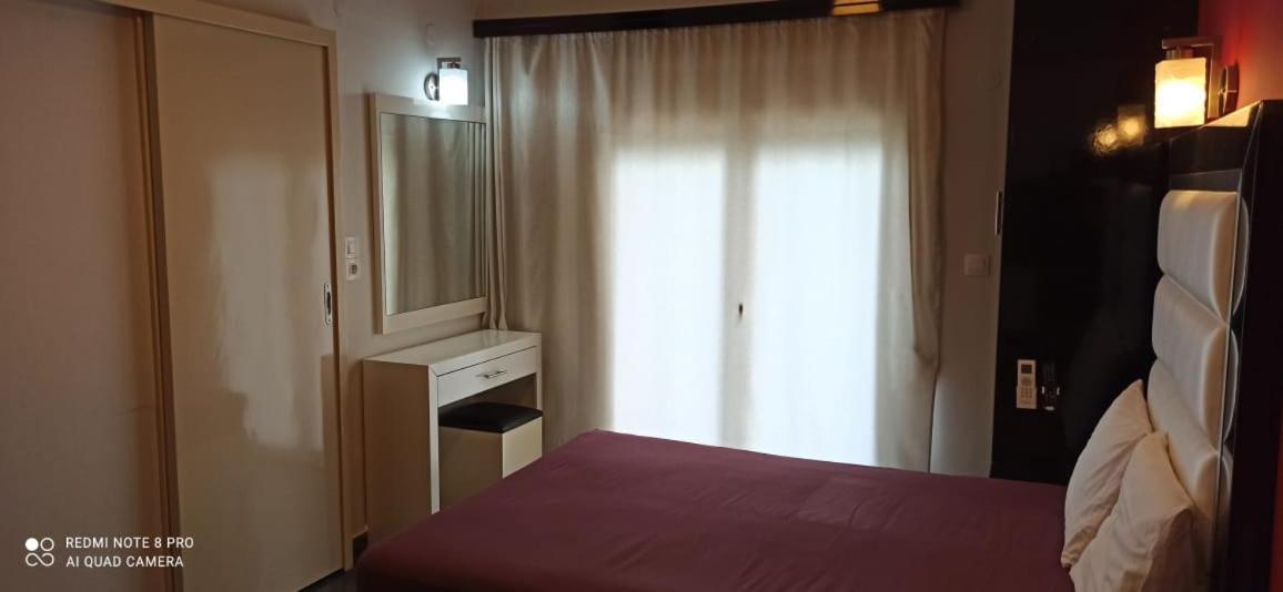 Spiros Rooms Kastrosikia Eksteriør bilde